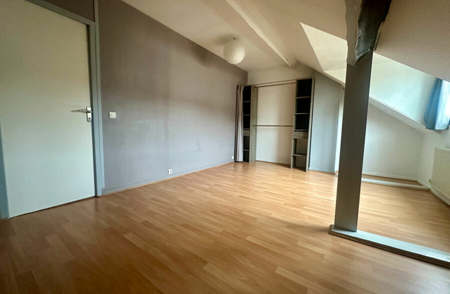 Maison  5 pièce(s) 112 m2 &nbsp;Sous compromis&nbsp;