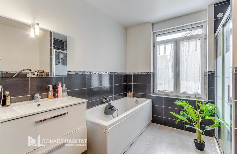 Charmante maison à la limite de Croix entièrement rénovée