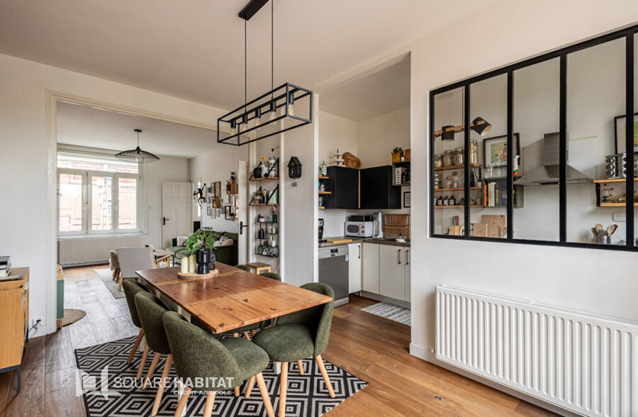 Maison Saint Andre Lez Lille, 4 chambres, 2 salles de bains, 2 toilettes, grande terrasse, buanderie, grand garage , 1 parking et dépendances.