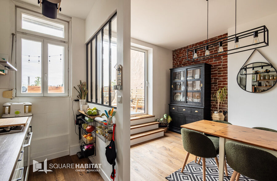 Maison Saint Andre Lez Lille, 4 chambres, 2 salles de bains, 2 toilettes, grande terrasse, buanderie, grand garage , 1 parking et dépendances.