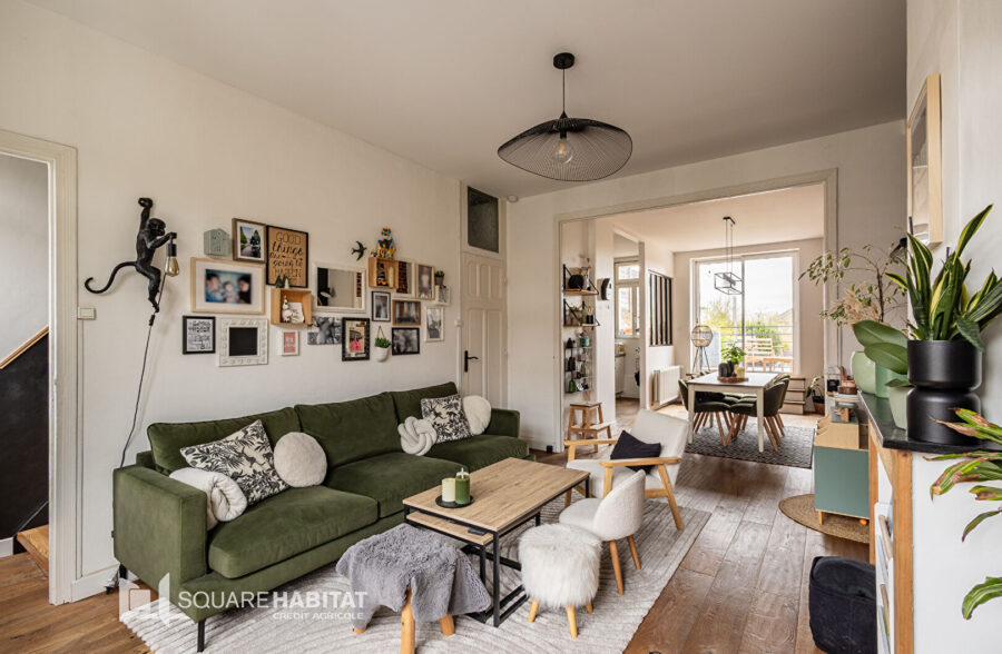 Maison Saint Andre Lez Lille, 4 chambres, 2 salles de bains, 2 toilettes, grande terrasse, buanderie, grand garage , 1 parking et dépendances.