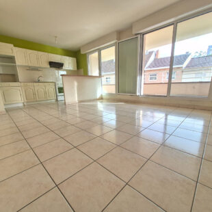 Appartement T3 avec terrasse, cave et garage Appartement T3 avec terrasse, cave et garage