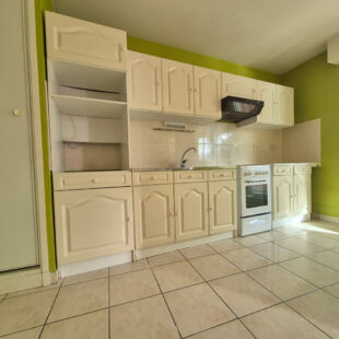 Appartement T3 avec terrasse, cave et garage Appartement T3 avec terrasse, cave et garage