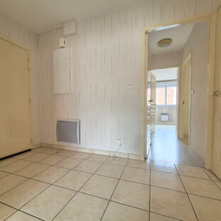 Appartement T3 avec terrasse, cave et garage Appartement T3 avec terrasse, cave et garage