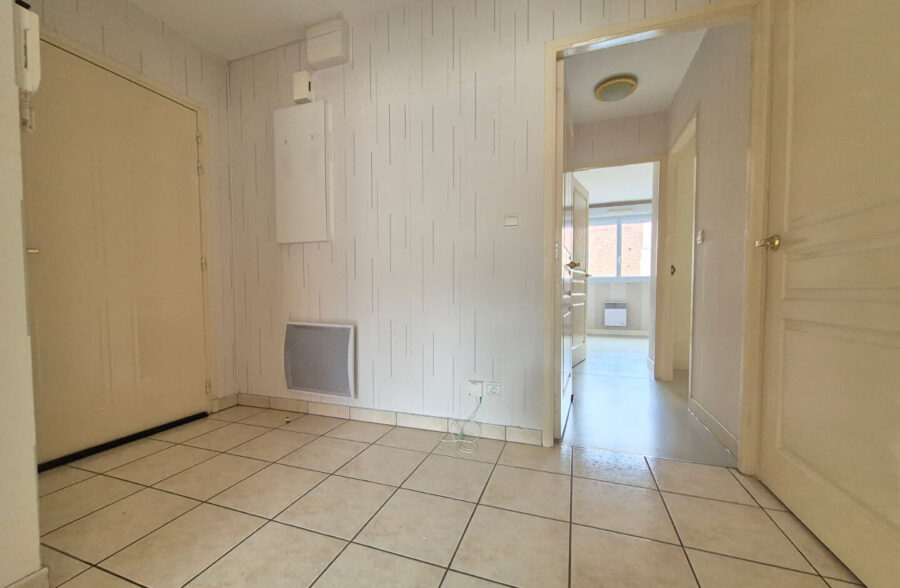 Appartement T3 avec terrasse, cave et garage Appartement T3 avec terrasse, cave et garage