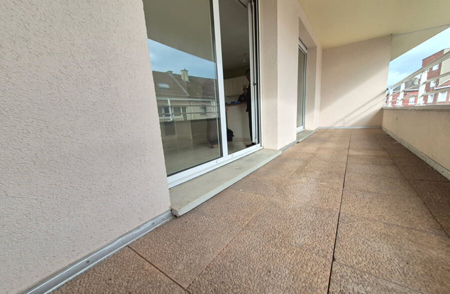 Appartement T3 avec terrasse, cave et garage Appartement T3 avec terrasse, cave et garage