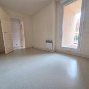 Appartement T3 avec terrasse, cave et garage Appartement T3 avec terrasse, cave et garage