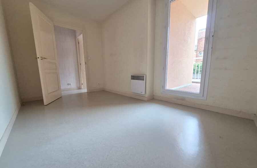 Appartement T3 avec terrasse, cave et garage Appartement T3 avec terrasse, cave et garage