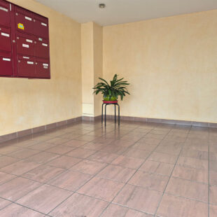 Appartement T3 avec terrasse, cave et garage Appartement T3 avec terrasse, cave et garage