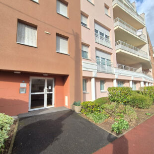 Appartement T3 avec terrasse, cave et garage Appartement T3 avec terrasse, cave et garage