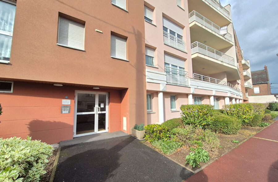 Appartement T3 avec terrasse, cave et garage Appartement T3 avec terrasse, cave et garage