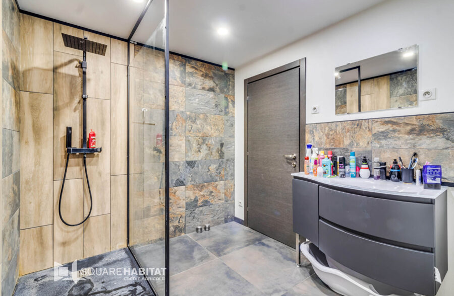 Rare sur Wattrelos : plain-pied 3 chambres + jardin + garage + place de parking Rare sur Wattrelos : plain-pied 3 chambres + jardin + garage + place de parking