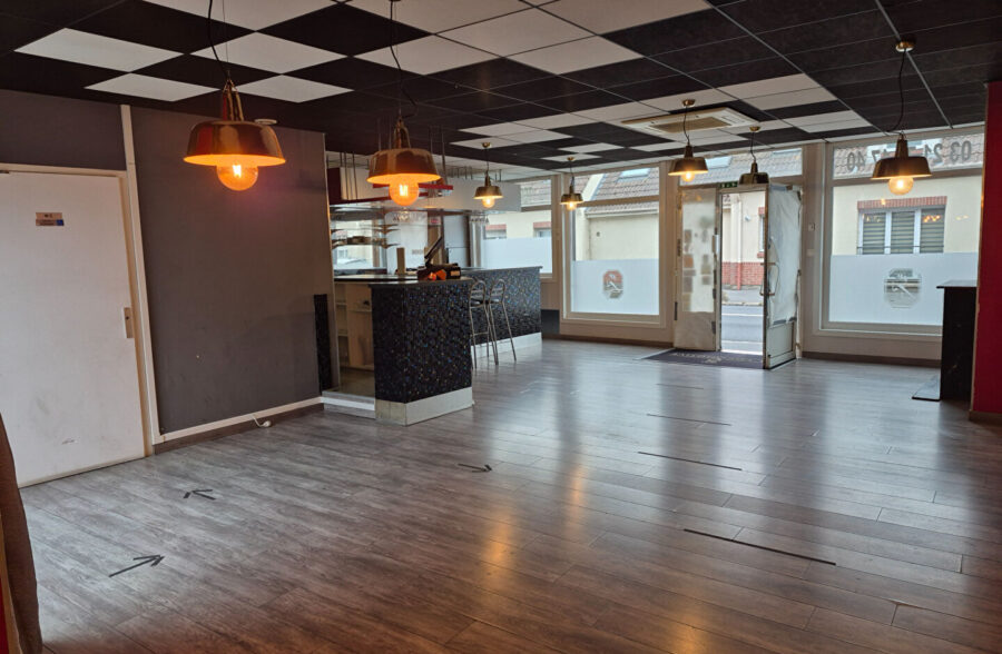 OIGNIES immeuble commercial