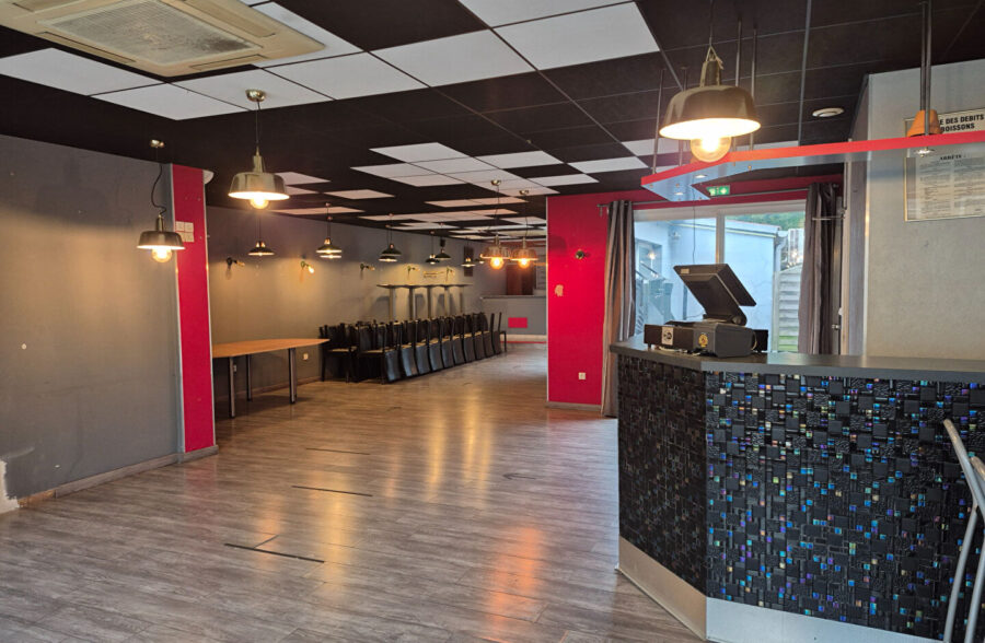 OIGNIES immeuble commercial