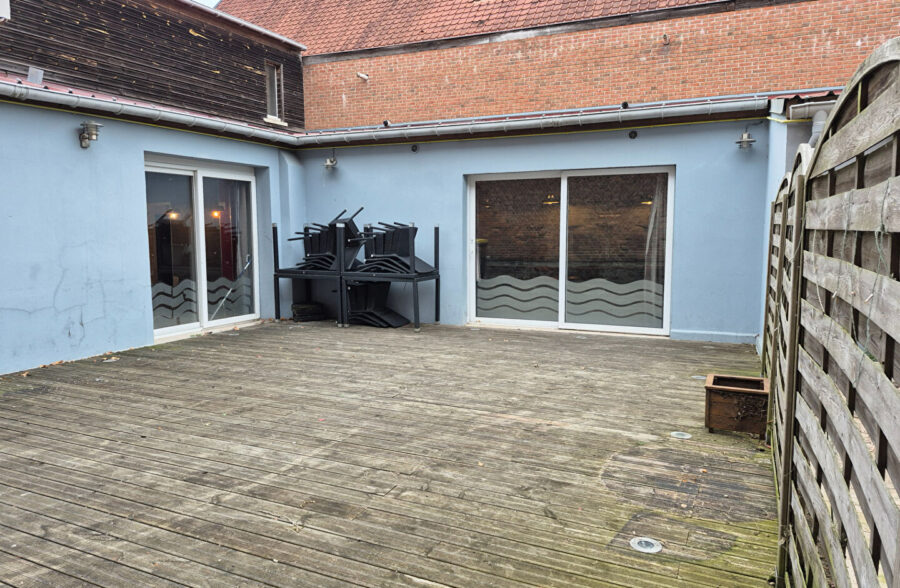 OIGNIES immeuble commercial