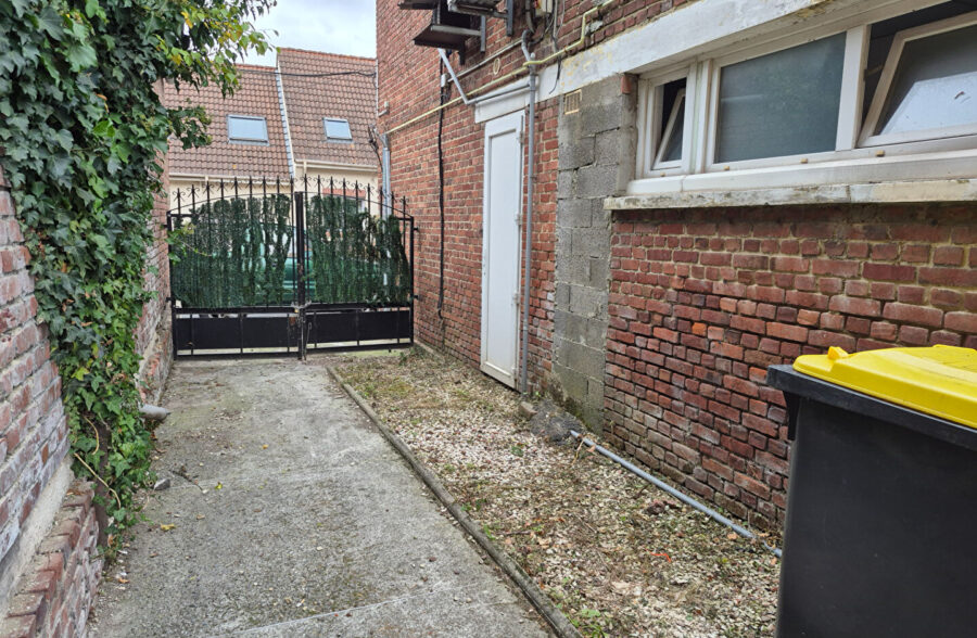 OIGNIES immeuble commercial