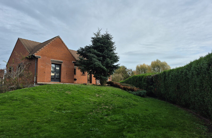 Maison individuelle sur sous-sol complet &nbsp;Sous compromis&nbsp;