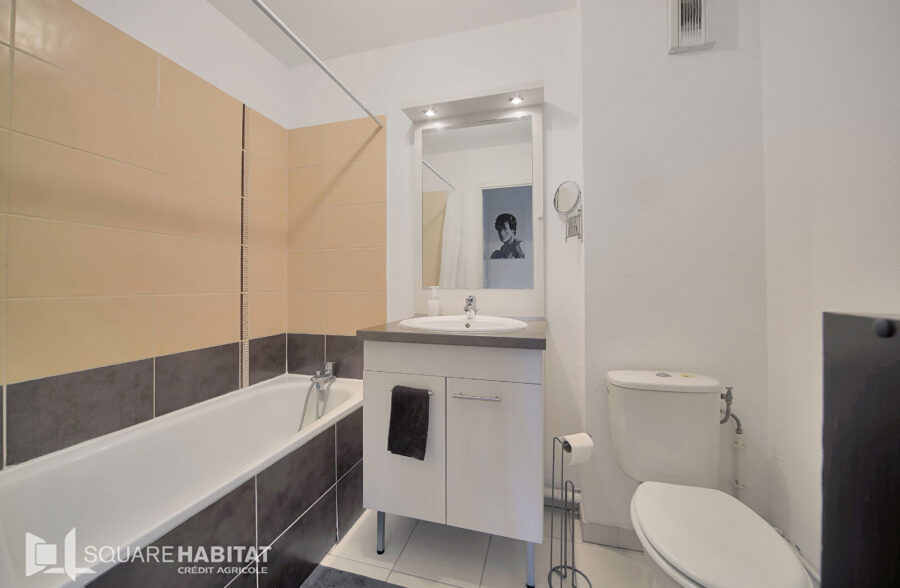 Appartement T2 vendu loué avec balcon et parking HENIN-BEAUMONT