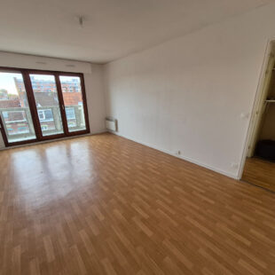 LILLE NATIONALE – VAUBAN T3 traversant avec balcon et parking