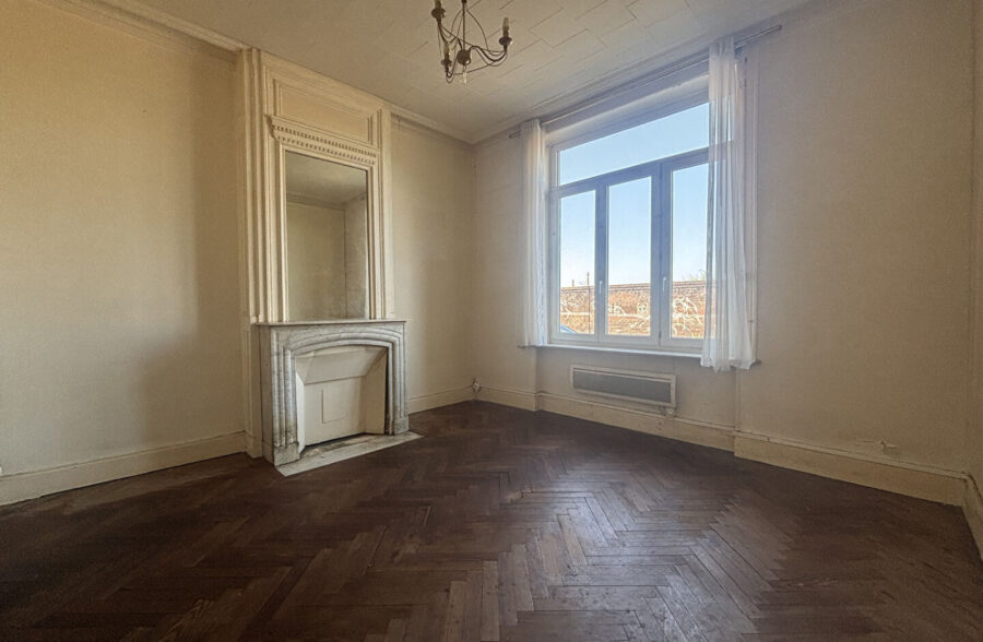 Appartement t2 lumineux avec extérieur exposé sud à Lille