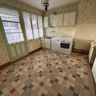 Maison semi individuelle avec garage