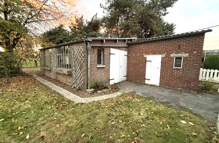 Maison semi individuelle avec garage