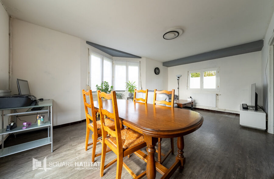 Maison semi-individuelle  4 chambres/ jardin / garage