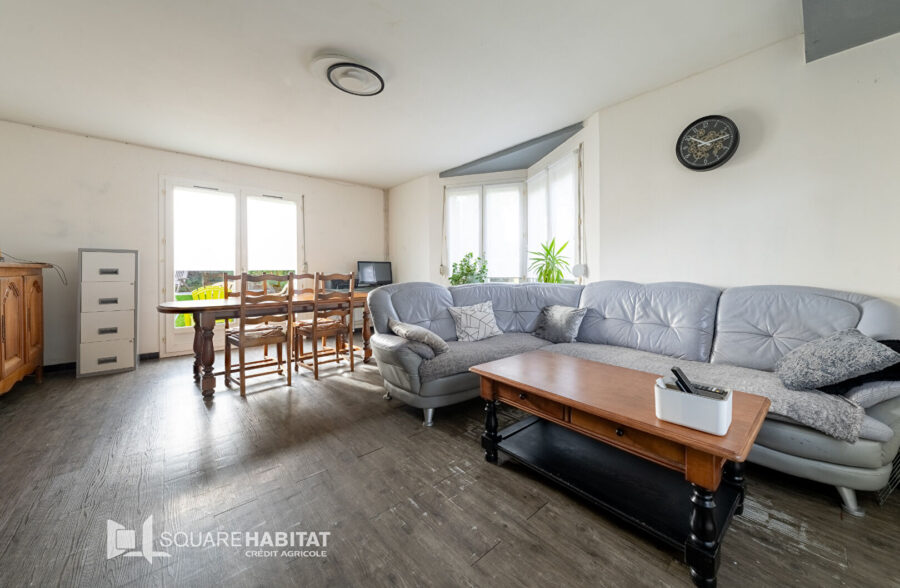 Maison semi-individuelle  4 chambres/ jardin / garage