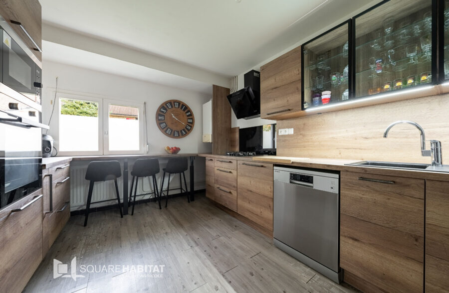 Maison semi-individuelle  4 chambres/ jardin / garage