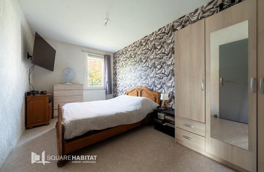 Maison semi-individuelle  4 chambres/ jardin / garage