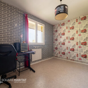 Maison semi-individuelle  4 chambres/ jardin / garage