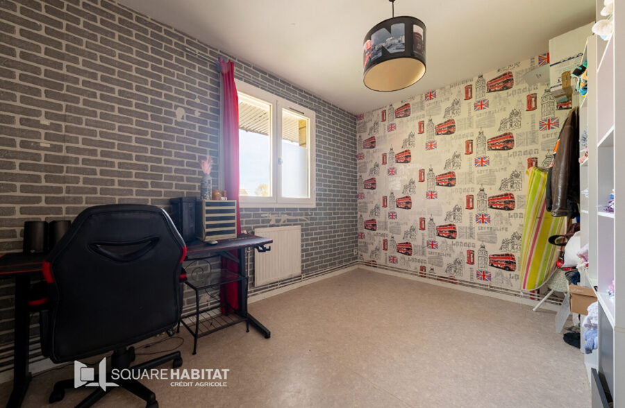 Maison semi-individuelle  4 chambres/ jardin / garage