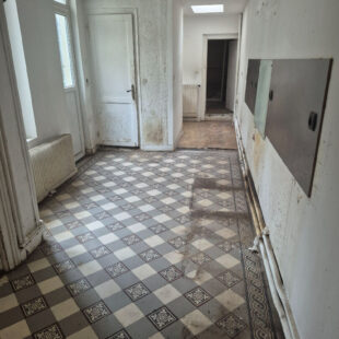 À VENDRE  Maison 7 pièces à rénover 142 m²  Secteur calme, proche transports et commerces