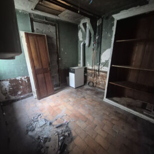 À VENDRE  Maison 7 pièces à rénover 142 m²  Secteur calme, proche transports et commerces