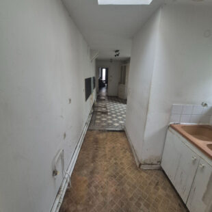 À VENDRE  Maison 7 pièces à rénover 142 m²  Secteur calme, proche transports et commerces