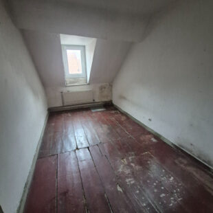 À VENDRE  Maison 7 pièces à rénover 142 m²  Secteur calme, proche transports et commerces