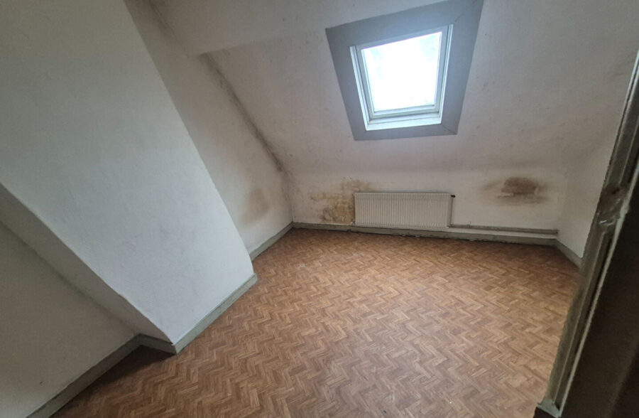 À VENDRE  Maison 7 pièces à rénover 142 m²  Secteur calme, proche transports et commerces