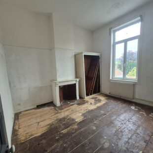 À VENDRE  Maison 7 pièces à rénover 142 m²  Secteur calme, proche transports et commerces