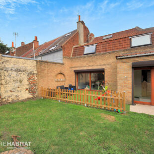 Maison avec un agréable jardin et idéalement située à HENIN-BEAUMONT