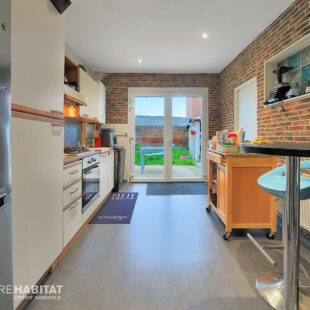 Maison semi  individuelle avec jardin et garage