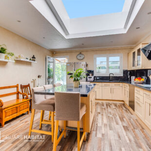 Maison Tourcoing 7 pièce(s) 0200 m2