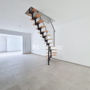 MAISON REFAITE A NEUF 4 CHAMBRES ET EXTERIEUR