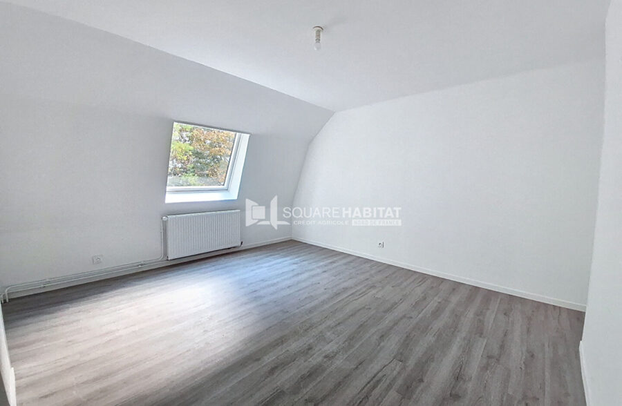 MAISON REFAITE A NEUF 4 CHAMBRES ET EXTERIEUR