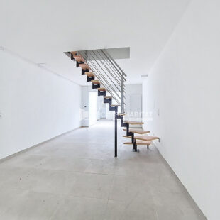 MAISON REFAITE A NEUF 4 CHAMBRES ET EXTERIEUR