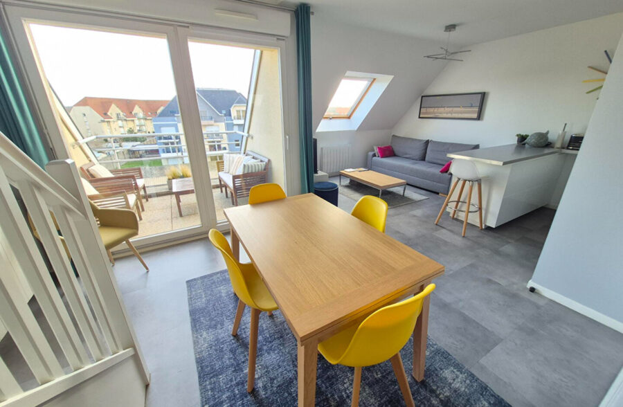 Berck Plage , T3 en duplex avec terrasse ,local vélo et place de parking !!