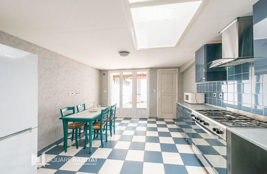 MAISON ENTIÈREMENT MEUBLÉE – IDÉAL INVESTISSEMENT OU PREMIÈRE ACQUISITION !