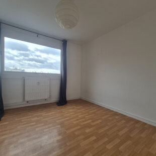 LILLE CENTRE & GARES – APPARTEMENT 3 PIECES à rafraîchir + CAVE , parking en option