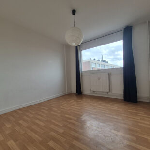 LILLE CENTRE & GARES – APPARTEMENT 3 PIECES à rafraîchir + CAVE , parking en option