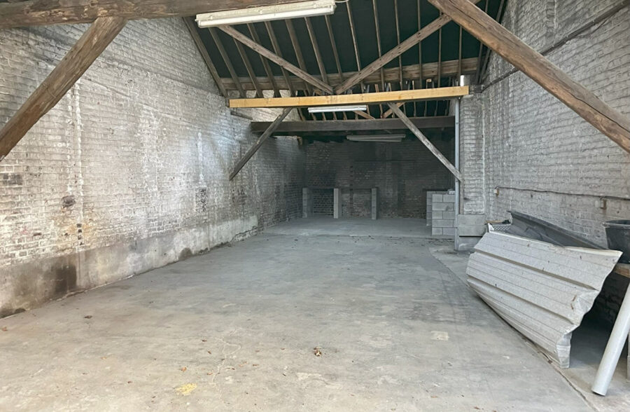 HANGAR Saint Amand Les Eaux 136 m2