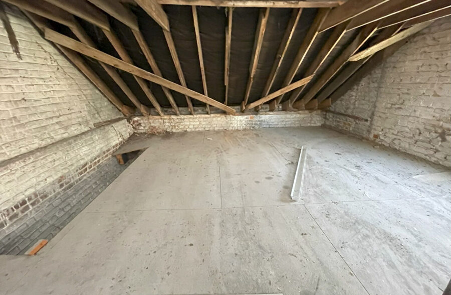 HANGAR Saint Amand Les Eaux 136 m2